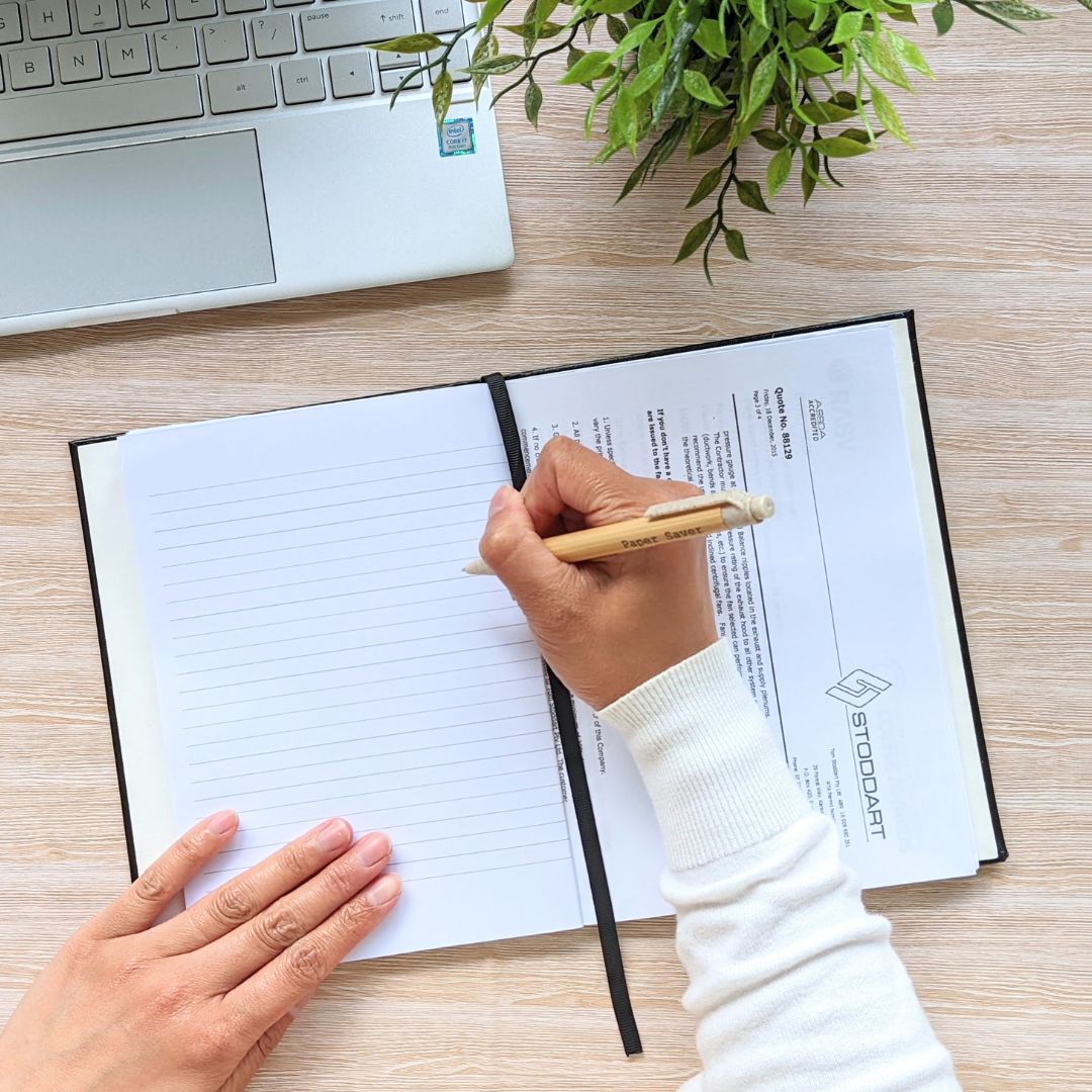 Write your notes, ideas and thoughts sustainably with the Paper Saver Refillable Notebook, refillable endlessly with your used paper or stone paper as pages