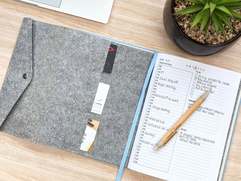 Get organised sustainably as you reduce, reuse and refill with the Paper Saver Refillable Notebook and Paper Saver Organiser